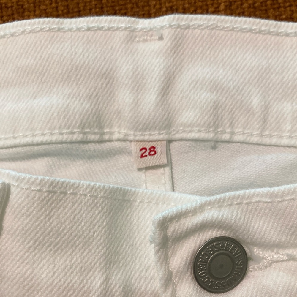 Levi's White Jean Shorts Classic Denim Style - Picture 6 of 7